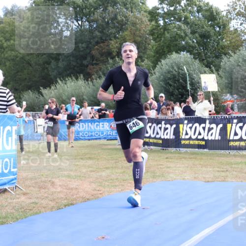 31.08.2025 - Elbe Triathlon Hamburg Strokosch-Dieckow http://msf.ph/oto/8651637 31.08.2025 10:53:04 Ziel 377, 646 meine-sportfotos.de