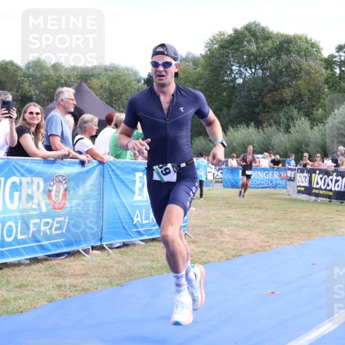 31.08.2025 - Elbe Triathlon Hamburg Strokosch-Dieckow http://msf.ph/oto/8651704 31.08.2025 10:54:20 Ziel 589 meine-sportfotos.de