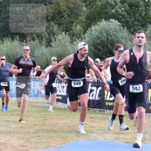 31.08.2025 - Elbe Triathlon Hamburg Strokosch-Dieckow http://msf.ph/oto/8651707 31.08.2025 10:54:32 Ziel 548, 633 meine-sportfotos.de