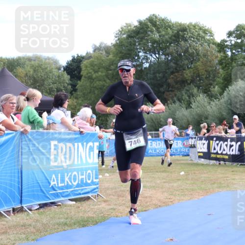 31.08.2025 - Elbe Triathlon Hamburg Strokosch-Dieckow http://msf.ph/oto/8651765 31.08.2025 10:56:20 Ziel 424, 746 meine-sportfotos.de