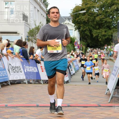 31.08.2025 - 21. Blankeneser Heldenlauf Strokosch-Dieckow http://msf.ph/oto/8651814 31.08.2025 10:28:48 Ziel 2346, 2697, 2700, 2387 meine-sportfotos.de