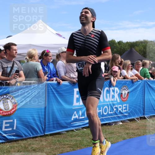 31.08.2025 - Elbe Triathlon Hamburg Strokosch-Dieckow http://msf.ph/oto/8651962 31.08.2025 11:01:17 Ziel 294, 568, 595 meine-sportfotos.de