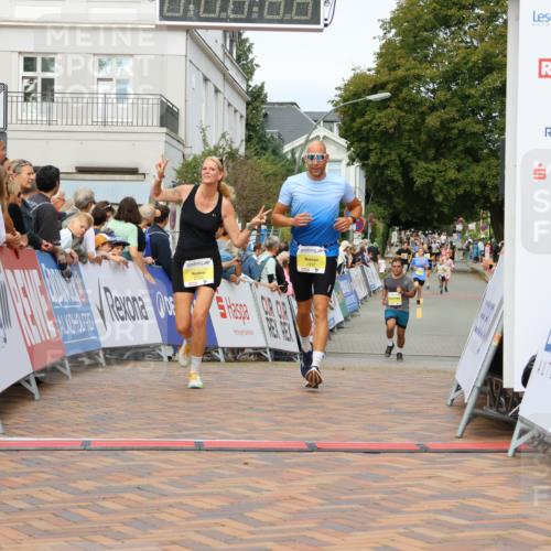 31.08.2025 - 21. Blankeneser Heldenlauf Strokosch-Dieckow http://msf.ph/oto/8651997 31.08.2025 10:28:41 Ziel 2727, 2697, 2700, 2351, 2687 meine-sportfotos.de