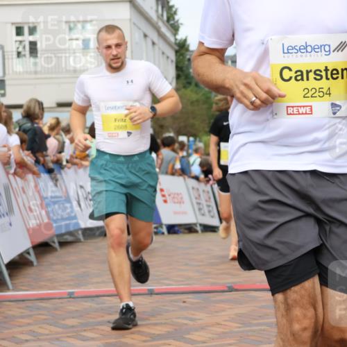 31.08.2025 - 21. Blankeneser Heldenlauf Strokosch-Dieckow http://msf.ph/oto/8653241 31.08.2025 10:26:35 Ziel 2706, 2254, 2497, 2648, 2688, 2007, 2487, 2296 meine-sportfotos.de