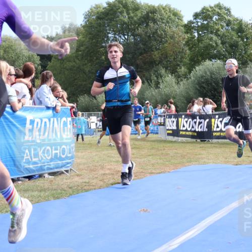 31.08.2025 - Elbe Triathlon Hamburg Strokosch-Dieckow http://msf.ph/oto/8653303 31.08.2025 11:21:26 Ziel 929, 934, 1183, 1206 meine-sportfotos.de