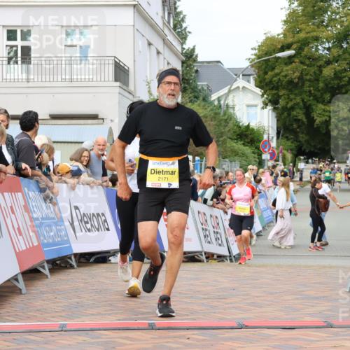 31.08.2025 - 21. Blankeneser Heldenlauf Strokosch-Dieckow http://msf.ph/oto/8655301 31.08.2025 10:34:07 Ziel 2378, 2563, 2724, 2120, 2171 meine-sportfotos.de