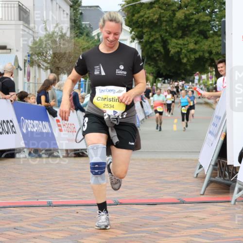 31.08.2025 - 21. Blankeneser Heldenlauf Strokosch-Dieckow http://msf.ph/oto/8655379 31.08.2025 10:33:51 Ziel 2530, 2534 meine-sportfotos.de