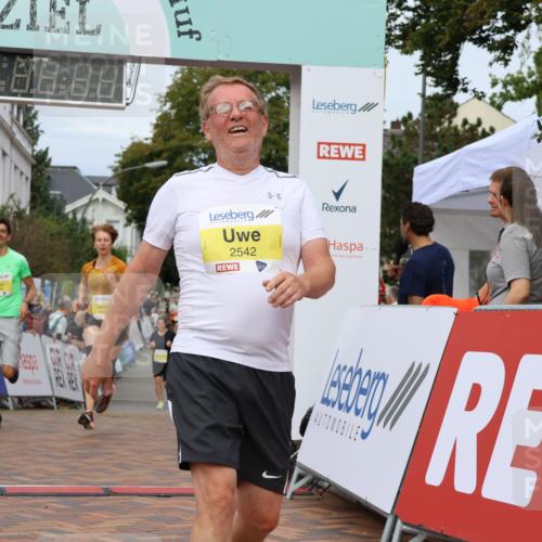 31.08.2025 - 21. Blankeneser Heldenlauf Strokosch-Dieckow http://msf.ph/oto/8655469 31.08.2025 10:33:41 Ziel 2652, 2409, 2635, 2634, 2542 meine-sportfotos.de