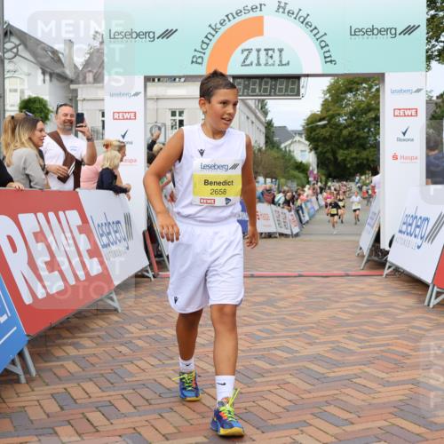 31.08.2025 - 21. Blankeneser Heldenlauf Strokosch-Dieckow http://msf.ph/oto/8655639 31.08.2025 10:33:07 Ziel 2104, 2122, 2433, 2658 meine-sportfotos.de