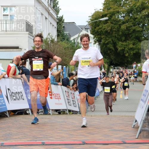 31.08.2025 - 21. Blankeneser Heldenlauf Strokosch-Dieckow http://msf.ph/oto/8655885 31.08.2025 10:32:17 Ziel 2418, 2131, 2182, 2627 meine-sportfotos.de