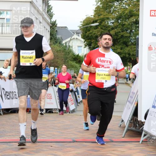 31.08.2025 - 21. Blankeneser Heldenlauf Strokosch-Dieckow http://msf.ph/oto/8656000 31.08.2025 10:31:57 Ziel 2222, 2567, 2077, 2407, 2462, 2734, 2735, 2105, 2278, 2228, 2501 meine-sportfotos.de