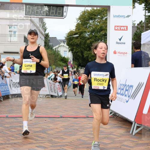 31.08.2025 - 21. Blankeneser Heldenlauf Strokosch-Dieckow http://msf.ph/oto/8656036 31.08.2025 10:31:52 Ziel 2077, 2407, 2280, 2462, 2278, 2228 meine-sportfotos.de