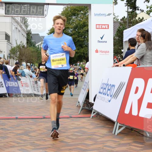 31.08.2025 - 21. Blankeneser Heldenlauf Strokosch-Dieckow http://msf.ph/oto/8656384 31.08.2025 10:31:01 Ziel 2594, 2376, 2209, 2136, 2600, 2206, 2018 meine-sportfotos.de