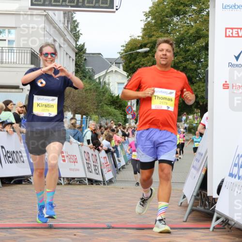 31.08.2025 - 21. Blankeneser Heldenlauf Strokosch-Dieckow http://msf.ph/oto/8656487 31.08.2025 10:30:45 Ziel 2179, 2279, 2102 meine-sportfotos.de