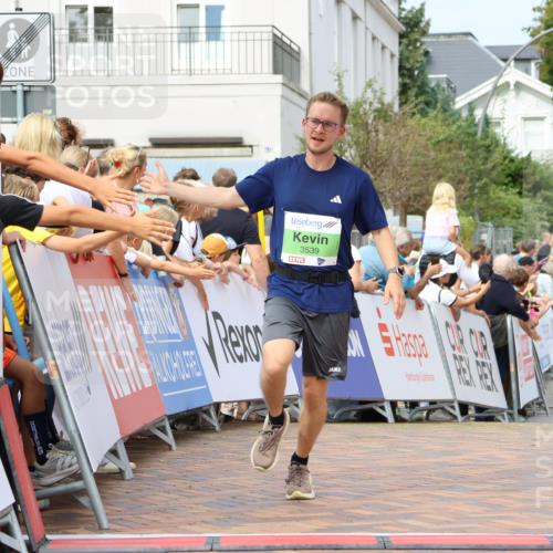 31.08.2025 - 21. Blankeneser Heldenlauf Strokosch-Dieckow http://msf.ph/oto/8656492 31.08.2025 10:57:50 Ziel 3559, 3421, 3539 meine-sportfotos.de