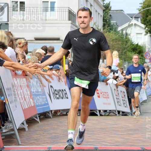 31.08.2025 - 21. Blankeneser Heldenlauf Strokosch-Dieckow http://msf.ph/oto/8656516 31.08.2025 10:57:48 Ziel 3559, 3421, 3539 meine-sportfotos.de