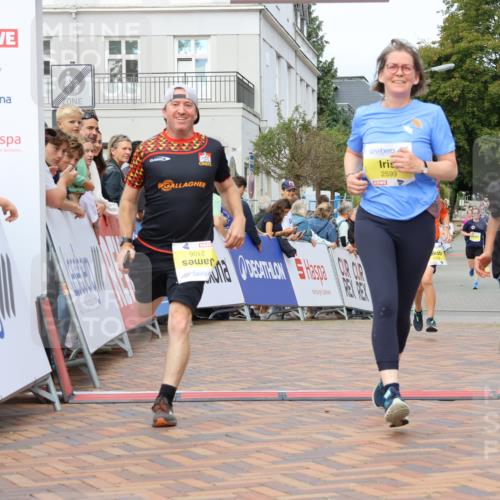 31.08.2025 - 21. Blankeneser Heldenlauf Strokosch-Dieckow http://msf.ph/oto/8656535 31.08.2025 10:30:37 Ziel 2560, 2106, 2599, 2102 meine-sportfotos.de