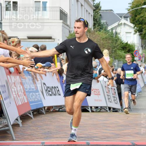 31.08.2025 - 21. Blankeneser Heldenlauf Strokosch-Dieckow http://msf.ph/oto/8656536 31.08.2025 10:57:48 Ziel 3559, 3421, 3539 meine-sportfotos.de