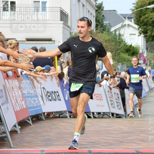 31.08.2025 - 21. Blankeneser Heldenlauf Strokosch-Dieckow http://msf.ph/oto/8656541 31.08.2025 10:57:48 Ziel 3559, 3421, 3539 meine-sportfotos.de