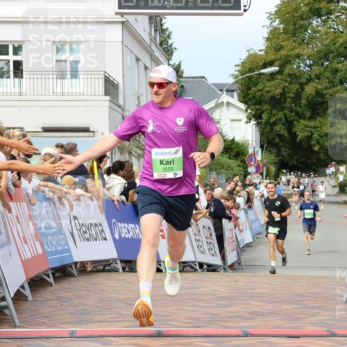 31.08.2025 - 21. Blankeneser Heldenlauf Strokosch-Dieckow http://msf.ph/oto/8656566 31.08.2025 10:57:44 Ziel 3559, 3421, 3045 meine-sportfotos.de