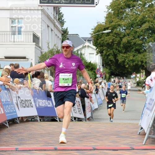 31.08.2025 - 21. Blankeneser Heldenlauf Strokosch-Dieckow http://msf.ph/oto/8656576 31.08.2025 10:57:43 Ziel 3559, 3045, 3012 meine-sportfotos.de