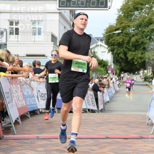 31.08.2025 - 21. Blankeneser Heldenlauf Strokosch-Dieckow http://msf.ph/oto/8656603 31.08.2025 10:57:36 Ziel 3212, 3045, 3012 meine-sportfotos.de