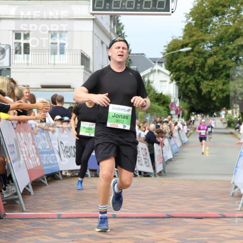 31.08.2025 - 21. Blankeneser Heldenlauf Strokosch-Dieckow http://msf.ph/oto/8656611 31.08.2025 10:57:36 Ziel 3212, 3045, 3012 meine-sportfotos.de