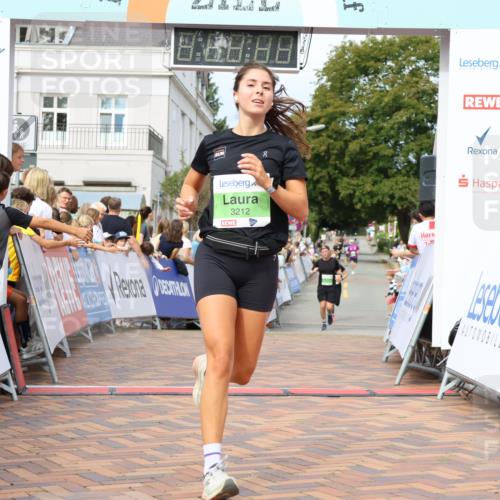 31.08.2025 - 21. Blankeneser Heldenlauf Strokosch-Dieckow http://msf.ph/oto/8656618 31.08.2025 10:57:30 Ziel 3212, 3499, 3503 meine-sportfotos.de