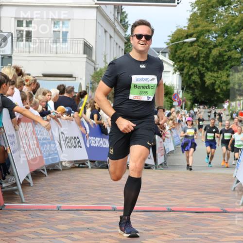31.08.2025 - 21. Blankeneser Heldenlauf Strokosch-Dieckow http://msf.ph/oto/8656751 31.08.2025 10:56:59 Ziel 3419, 3385, 3117, 3157 meine-sportfotos.de