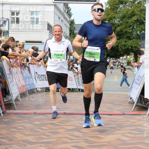 31.08.2025 - 21. Blankeneser Heldenlauf Strokosch-Dieckow http://msf.ph/oto/8656775 31.08.2025 10:56:43 Ziel 3399, 3704, 3394, 3086 meine-sportfotos.de