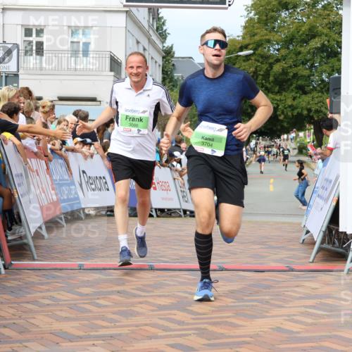 31.08.2025 - 21. Blankeneser Heldenlauf Strokosch-Dieckow http://msf.ph/oto/8656780 31.08.2025 10:56:43 Ziel 3399, 3704, 3394, 3086 meine-sportfotos.de
