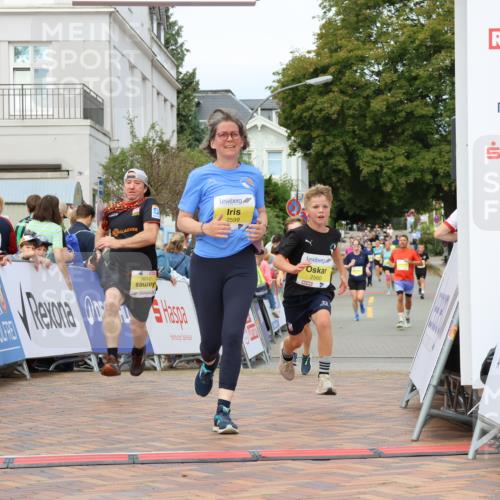 31.08.2025 - 21. Blankeneser Heldenlauf Strokosch-Dieckow http://msf.ph/oto/8656832 31.08.2025 10:30:36 Ziel 2560, 2106, 2599, 2102 meine-sportfotos.de