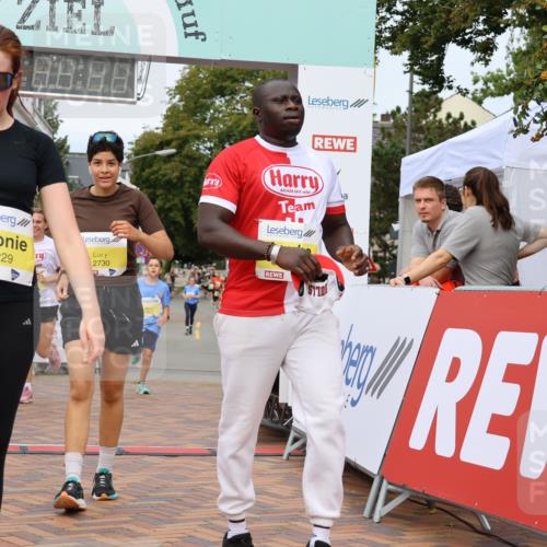 31.08.2025 - 21. Blankeneser Heldenlauf Strokosch-Dieckow http://msf.ph/oto/8656840 31.08.2025 10:30:25 Ziel 2616, 2229, 2730, 2682, 2588, 2731, 2503, 2502, 2712 meine-sportfotos.de