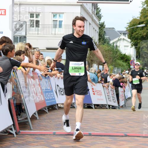 31.08.2025 - 21. Blankeneser Heldenlauf Strokosch-Dieckow http://msf.ph/oto/8656852 31.08.2025 10:56:34 Ziel 3378, 3399, 3394 meine-sportfotos.de