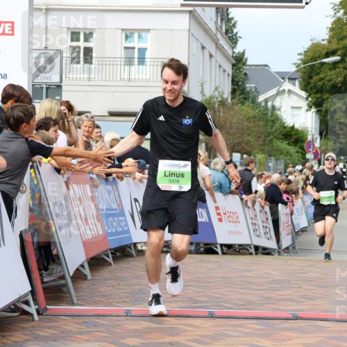 31.08.2025 - 21. Blankeneser Heldenlauf Strokosch-Dieckow http://msf.ph/oto/8656864 31.08.2025 10:56:33 Ziel 3378, 3399, 3394 meine-sportfotos.de