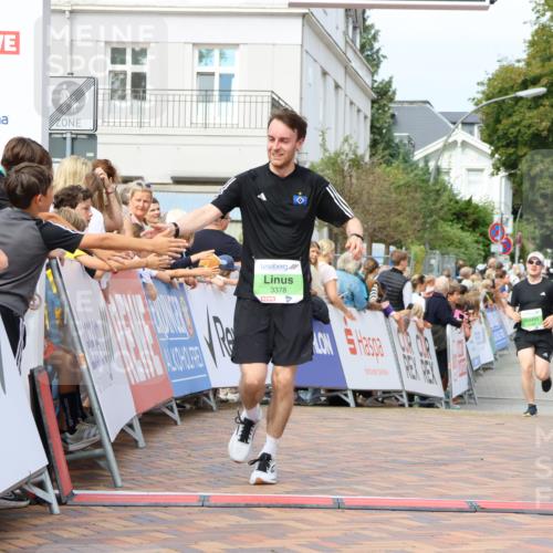 31.08.2025 - 21. Blankeneser Heldenlauf Strokosch-Dieckow http://msf.ph/oto/8656883 31.08.2025 10:56:33 Ziel 3378, 3399, 3394 meine-sportfotos.de