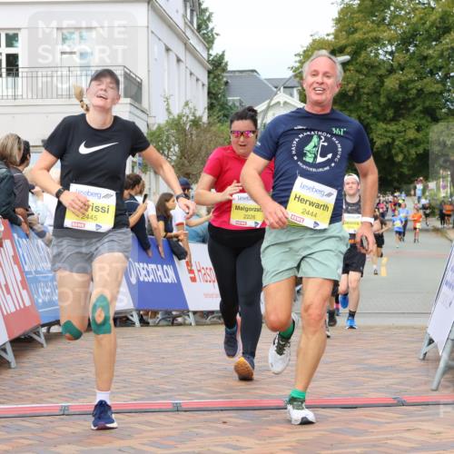 31.08.2025 - 21. Blankeneser Heldenlauf Strokosch-Dieckow http://msf.ph/oto/8656901 31.08.2025 10:30:15 Ziel 2445, 2444, 2616, 2253, 2226, 2588, 2731, 2543 meine-sportfotos.de
