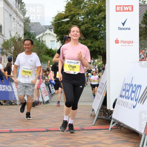 31.08.2025 - 21. Blankeneser Heldenlauf Strokosch-Dieckow http://msf.ph/oto/8657187 31.08.2025 10:29:35 Ziel 2491, 2578, 2614, 2615, 2426, 2684, 2538, 2558, 2277 meine-sportfotos.de