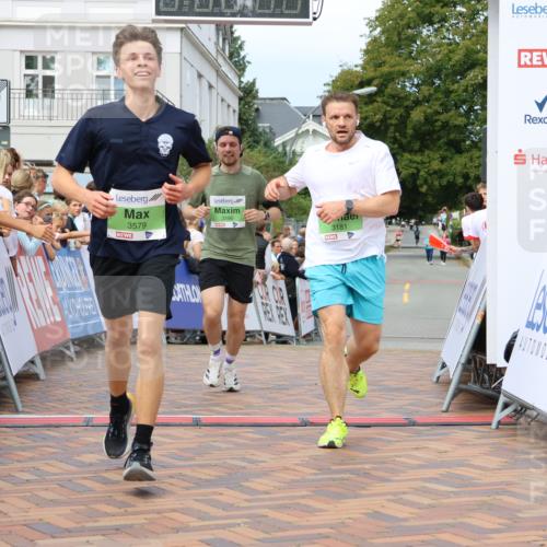 31.08.2025 - 21. Blankeneser Heldenlauf Strokosch-Dieckow http://msf.ph/oto/8657212 31.08.2025 10:55:26 Ziel 3579, 3590, 3181 meine-sportfotos.de
