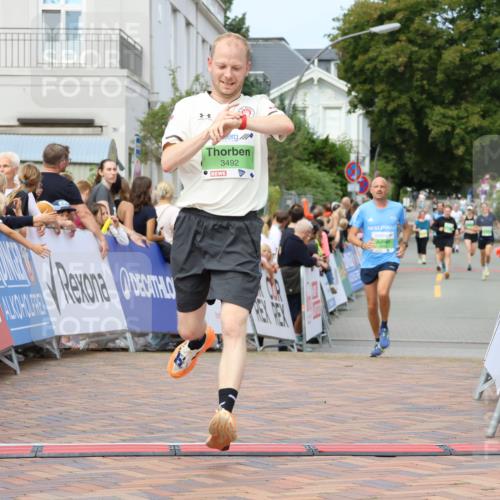 31.08.2025 - 21. Blankeneser Heldenlauf Strokosch-Dieckow http://msf.ph/oto/8657494 31.08.2025 10:54:43 Ziel 3492, 3462 meine-sportfotos.de