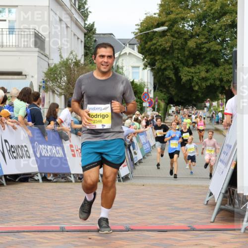 31.08.2025 - 21. Blankeneser Heldenlauf Strokosch-Dieckow http://msf.ph/oto/8657552 31.08.2025 10:28:48 Ziel 2346, 2697, 2700, 2387 meine-sportfotos.de