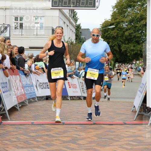 31.08.2025 - 21. Blankeneser Heldenlauf Strokosch-Dieckow http://msf.ph/oto/8657580 31.08.2025 10:28:43 Ziel 2346, 2697, 2700, 2351, 2687 meine-sportfotos.de