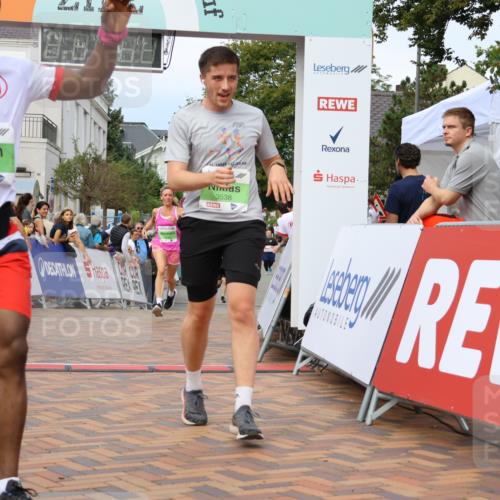31.08.2025 - 21. Blankeneser Heldenlauf Strokosch-Dieckow http://msf.ph/oto/8657712 31.08.2025 10:54:16 Ziel 3506, 3538, 3632 meine-sportfotos.de