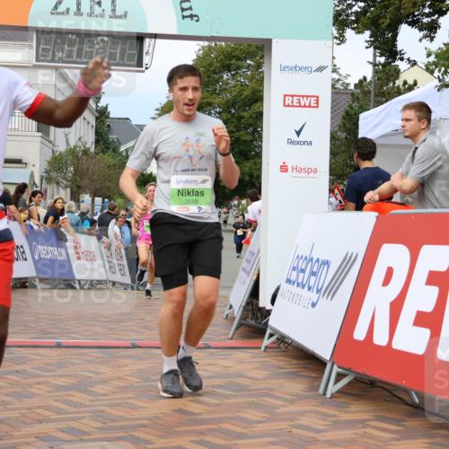 31.08.2025 - 21. Blankeneser Heldenlauf Strokosch-Dieckow http://msf.ph/oto/8657720 31.08.2025 10:54:16 Ziel 3506, 3538, 3632 meine-sportfotos.de