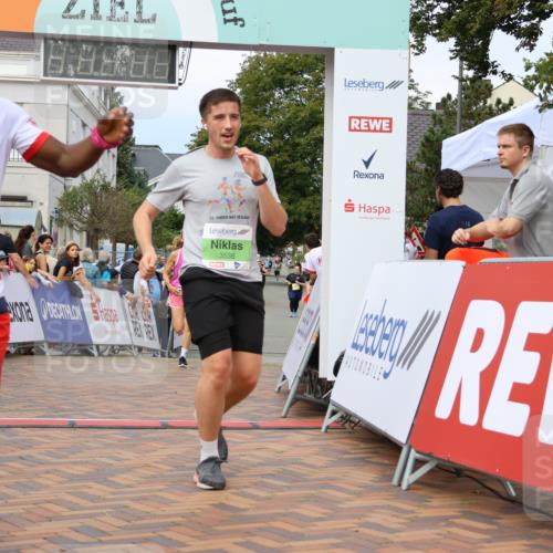31.08.2025 - 21. Blankeneser Heldenlauf Strokosch-Dieckow http://msf.ph/oto/8657724 31.08.2025 10:54:16 Ziel 3506, 3538, 3632 meine-sportfotos.de