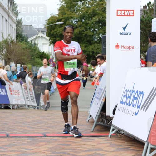 31.08.2025 - 21. Blankeneser Heldenlauf Strokosch-Dieckow http://msf.ph/oto/8657731 31.08.2025 10:54:12 Ziel 3506, 3538 meine-sportfotos.de