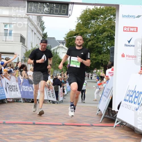 31.08.2025 - 21. Blankeneser Heldenlauf Strokosch-Dieckow http://msf.ph/oto/8657828 31.08.2025 10:53:37 Ziel 3501, 3234 meine-sportfotos.de