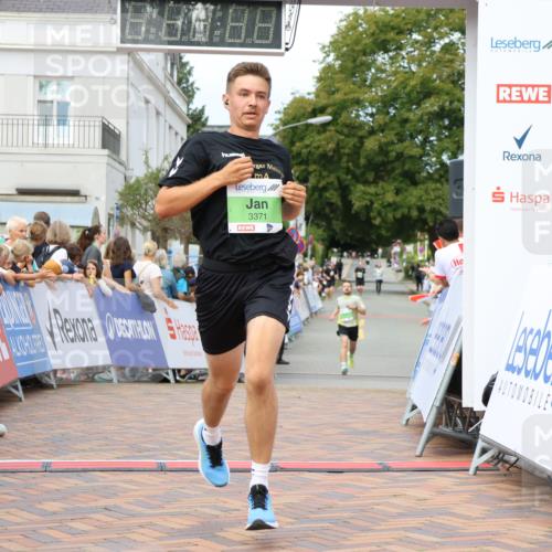 31.08.2025 - 21. Blankeneser Heldenlauf Strokosch-Dieckow http://msf.ph/oto/8657882 31.08.2025 10:53:20 Ziel 3371, 3636, 3272 meine-sportfotos.de