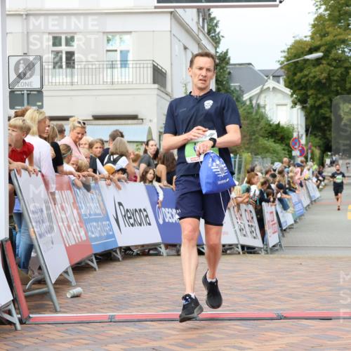 31.08.2025 - 21. Blankeneser Heldenlauf Strokosch-Dieckow http://msf.ph/oto/8658314 31.08.2025 10:51:34 Ziel 2187, 3580, 3030 meine-sportfotos.de