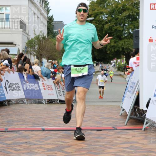31.08.2025 - 21. Blankeneser Heldenlauf Strokosch-Dieckow http://msf.ph/oto/8658395 31.08.2025 10:51:21 Ziel 3388, 3292 meine-sportfotos.de